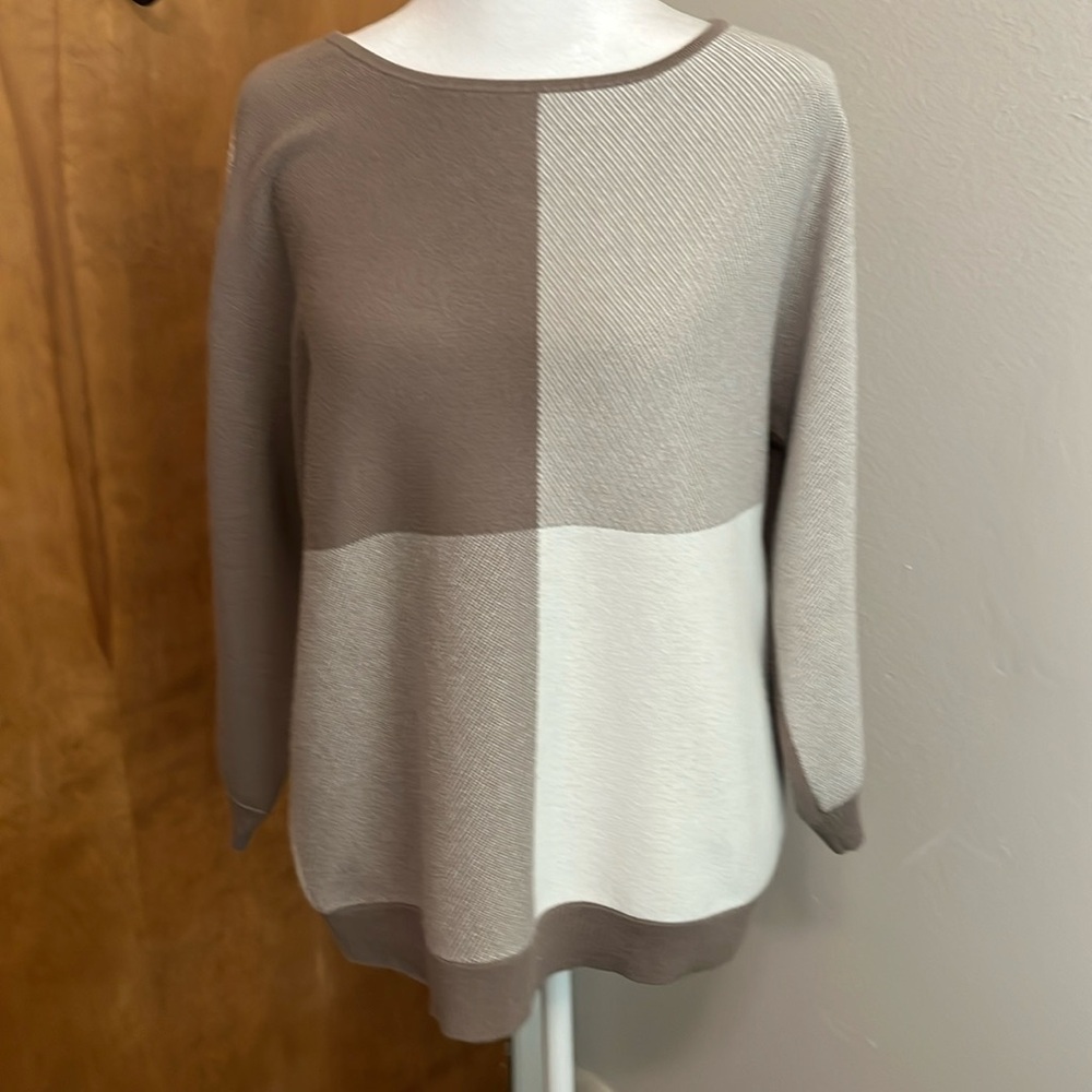Chico’s Tan/Cream Color Block Sweater